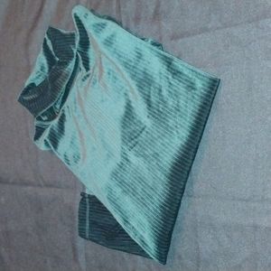 SJB Sport Woman's turtle neck long sleeve Shirt ribbed Small/petite Green